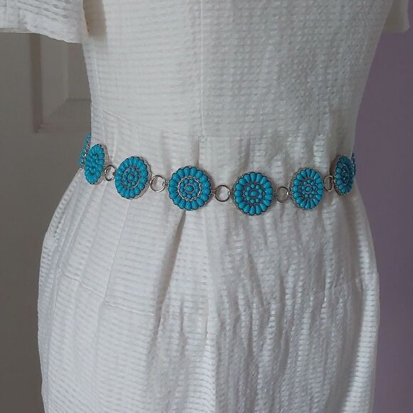Faux Turquoise Silver Tone Round Conch Linked Metal Waist Belt - Picture 2 of 8